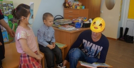 Дети с родителями розыгрывают постановку Мария Золотарева, MagadanMedia
