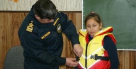 Об опасностях тонкого льда рассказали колымские спасатели Пресс-служба ГУ МЧС России по Магаданской области