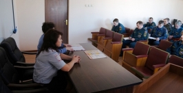 Дорожные полицейские встретились с колымскими спасателями Пресс-служба ГУ МЧС России по Магаданской области