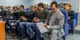 слушания по теме "Ограничения продажи алкогольной продукции как способ борьбы с асоциальными явлениями" Александр Крылов / ИА MagadanMedia
