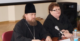 Епископ Иоанн и профессор Елена Гоголева Виталий Моряков, MagadanMedia
