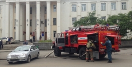 Сегодня магаданским пожарным пришлось выдвинуться на чаепитие сразу на 10 автомобилях большим коллективом в 32 человека MagadanMedia