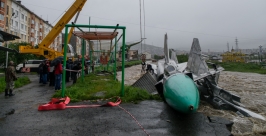 Из-за подмыва фундаментов рухнули на землю два Су-15, составляющих основу композиции Александр Крылов, MagadanMedia