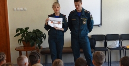 Магаданские пожарные объяснили правила безопасности воспитанникам детского сада Пресс-служба ГУ МЧС России по Магаданской области