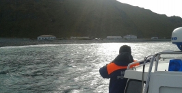 С полуострова Кони в Охотском море магаданские спасатели эвакуировали пять рыбаков ДВРПСО ГУ МЧС России по Магаданской области