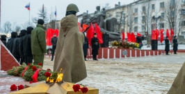 Памятная церемония прошла возле Узла памяти Александр Крылов, MagadanMedia