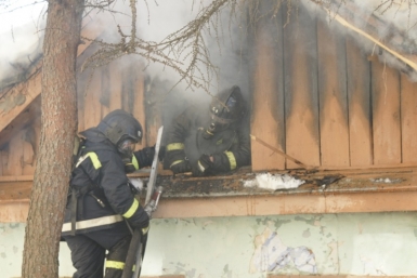 В деревянном здании бывшего охотско-колымского краеведческого музея случился пожар Пресс-служба ГУ МЧС России по Магаданской области