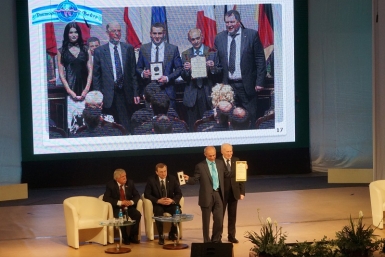 Награждение ООО &quotДоктор Вебер&quot  Мария Золотарева, MagadanMedia