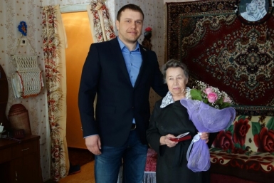 Медаль к 9 мая получила ветеран Великой Отечественной войны, магаданка Нина Баскакова ИА MagadanMedia