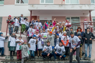 Во флешмобе в поддержку Путина пиняли участие более 400 магаданцев Александр Крылов, ИА Magadanmedia