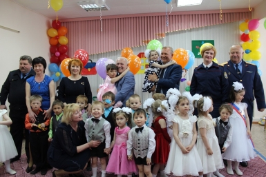 С Днем защиты детей поздравили воспитанников детского дома Юлия Чухломина, ИА MagadanMedia