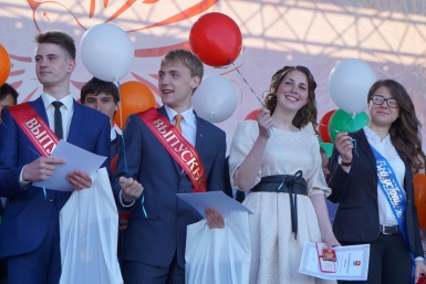 Лучшие выпускники магаданских школ Мария Золотарева, MagadanMedia
