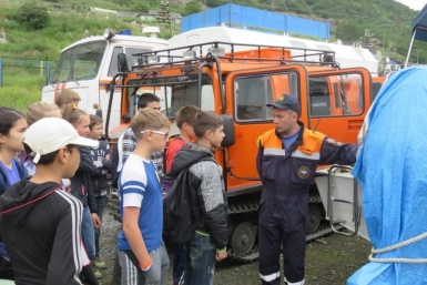 Магаданские спасатели провели экскурсию для школьников Пресс­-служба ГУ МЧС России по Магаданской области.