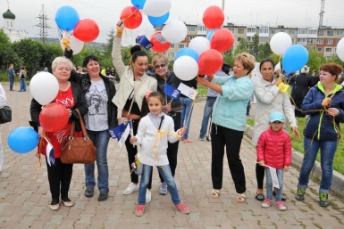 Праздник &quotМой дом, мой двор, мой город Магадан&quot провели в Третьем микрорайоне Пресс-служба мэрии Магадана