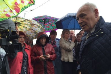 Губернатор потребовал срочно решить проблемы жильцов затопленной пятиэтажки в Магадане Александр Крылов, MagadanMedia