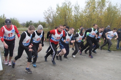 В легкоатлетическом кроссе по пересеченной местности на 5 и 3 км приняли участие более 50 сотрудников силовых структур Магаданской области Пресс-служба УМВД России по Магаданской области
