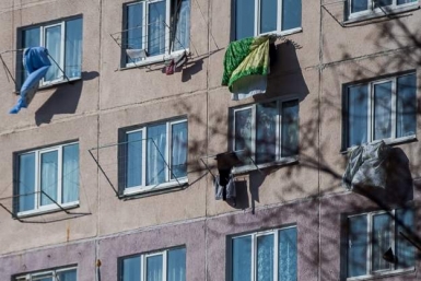 Житель Магадана разбился насмерть, выпав из окна четвертого этажа ИА MagadanMedia