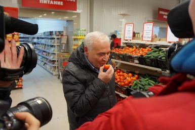 Китайский помидор на пробу Мария Золотарева, MagadanMedia