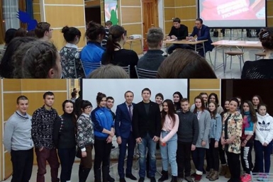 Антон Басанский с молодежью Из архива Антона Басанского