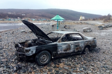 Пожарные ликвидировали загорание автомобиля в городе Магадане Из социальных сетей