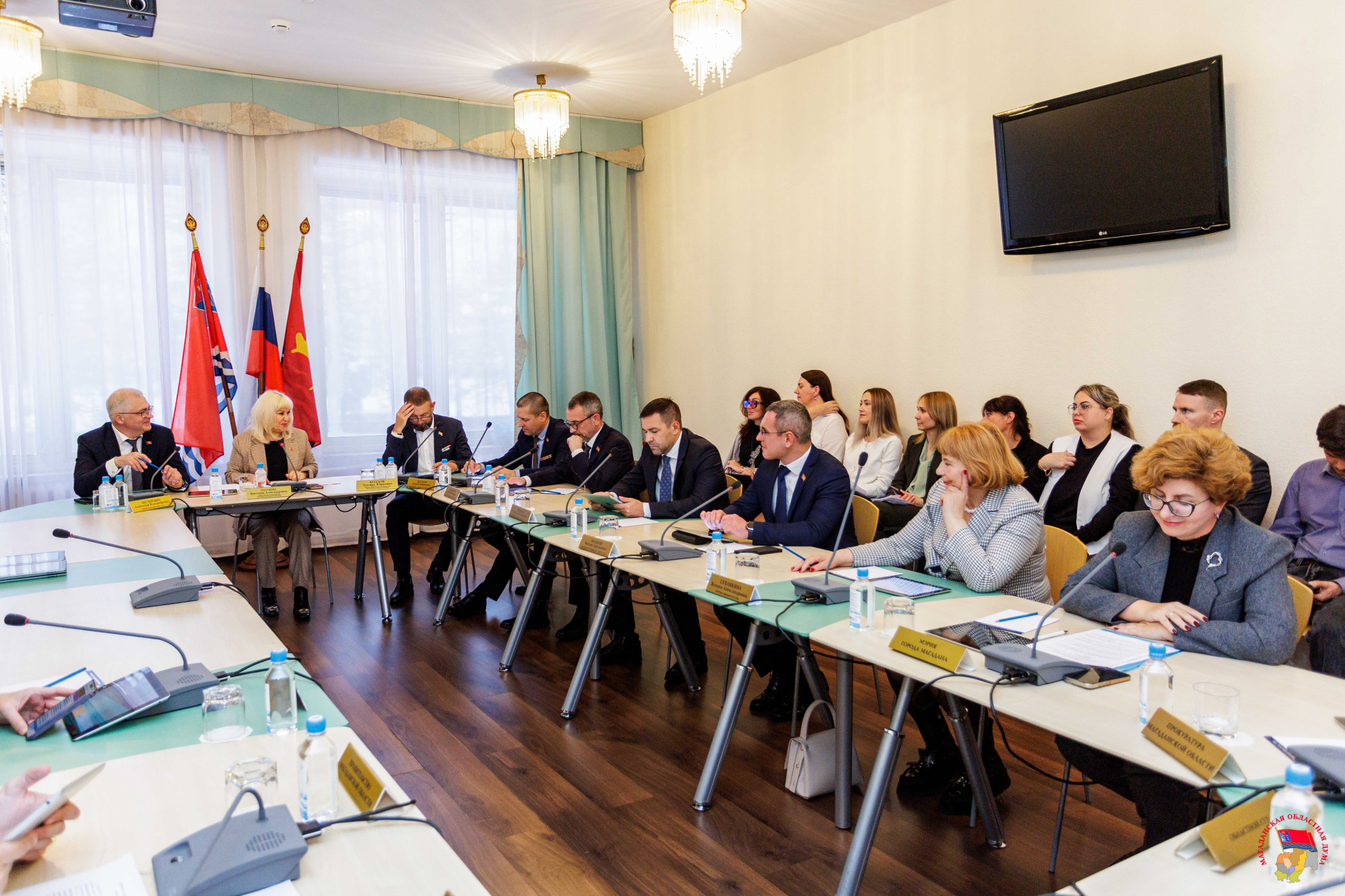 Комитет по госстроительству и местному самоуправлению рассмотрел 10 вопросов Источник