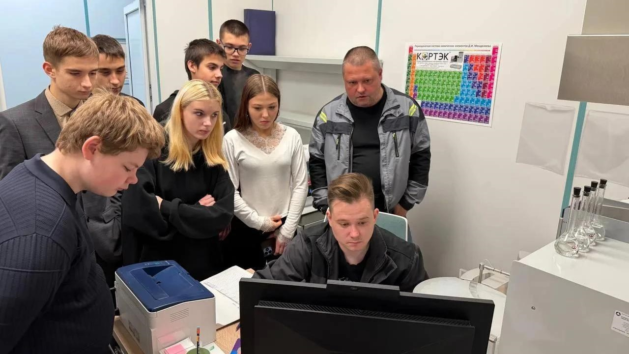 Школьники Магадана познакомились с работой лаборатории &quotСила Недр&quot Источник