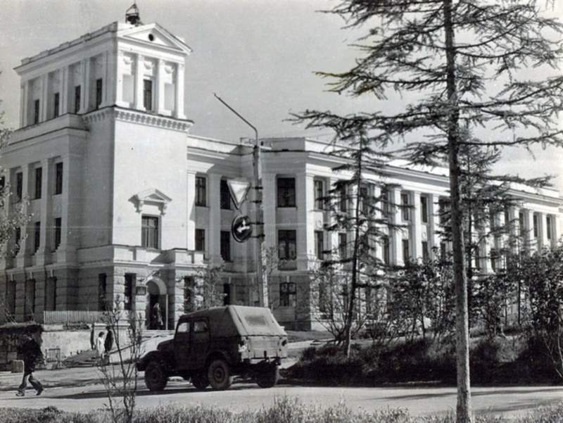 Политехникум